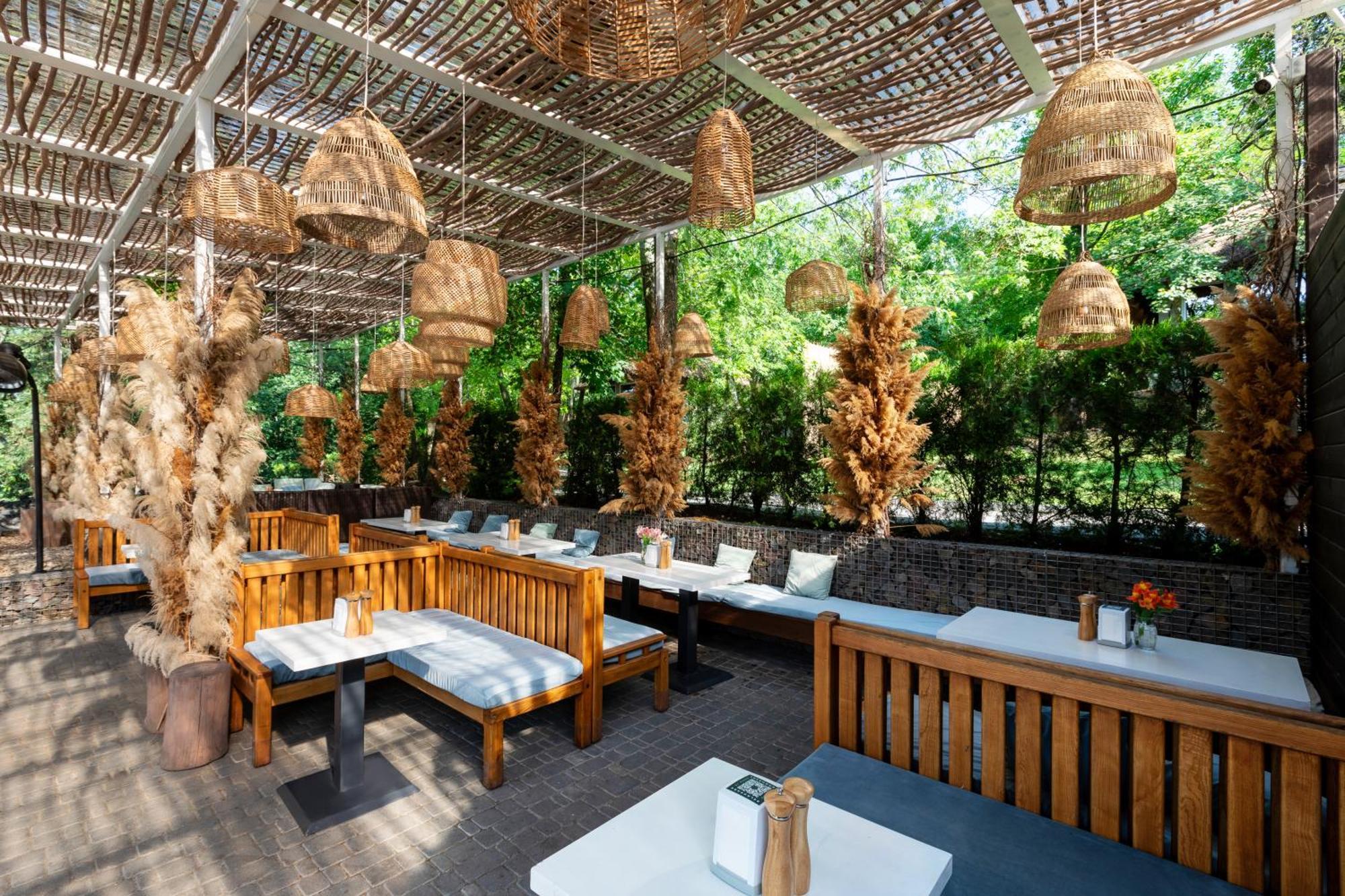 Отель Tree House Relax Park Кишинёв Экстерьер фото