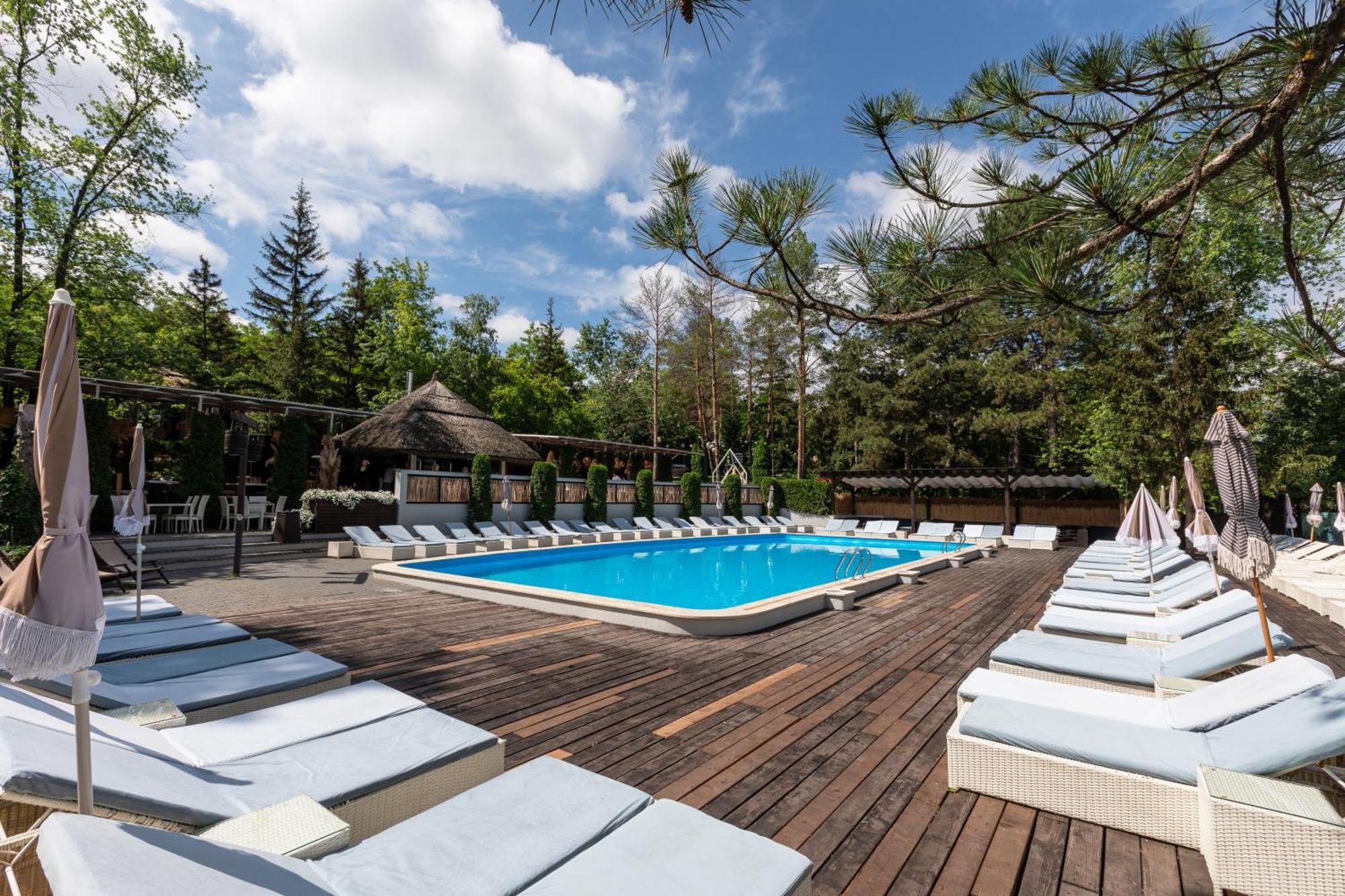 Отель Tree House Relax Park Кишинёв Экстерьер фото