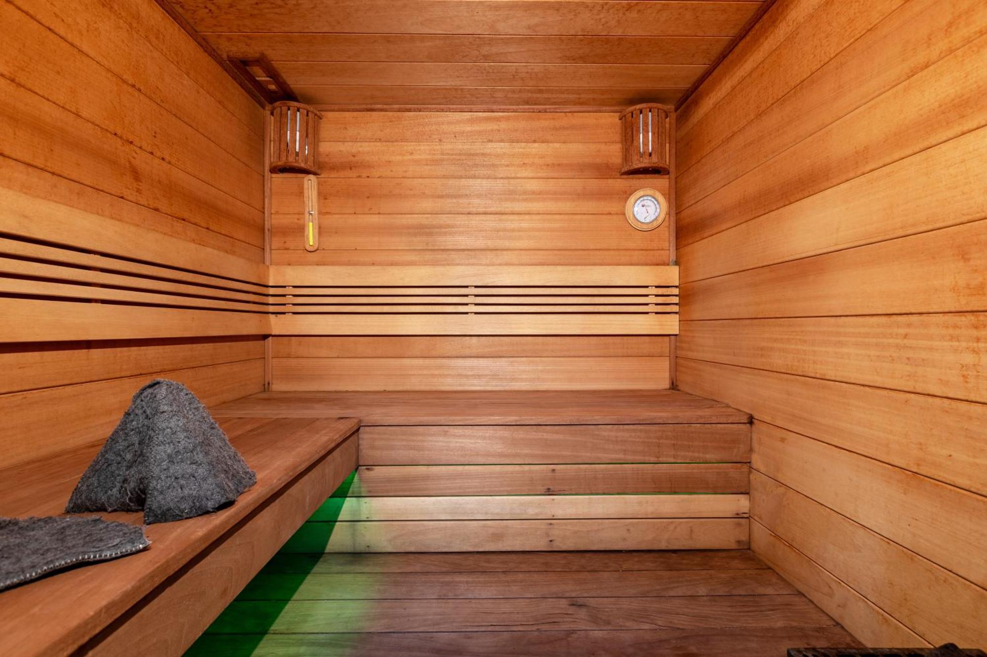 Отель Tree House Relax Park Кишинёв Экстерьер фото