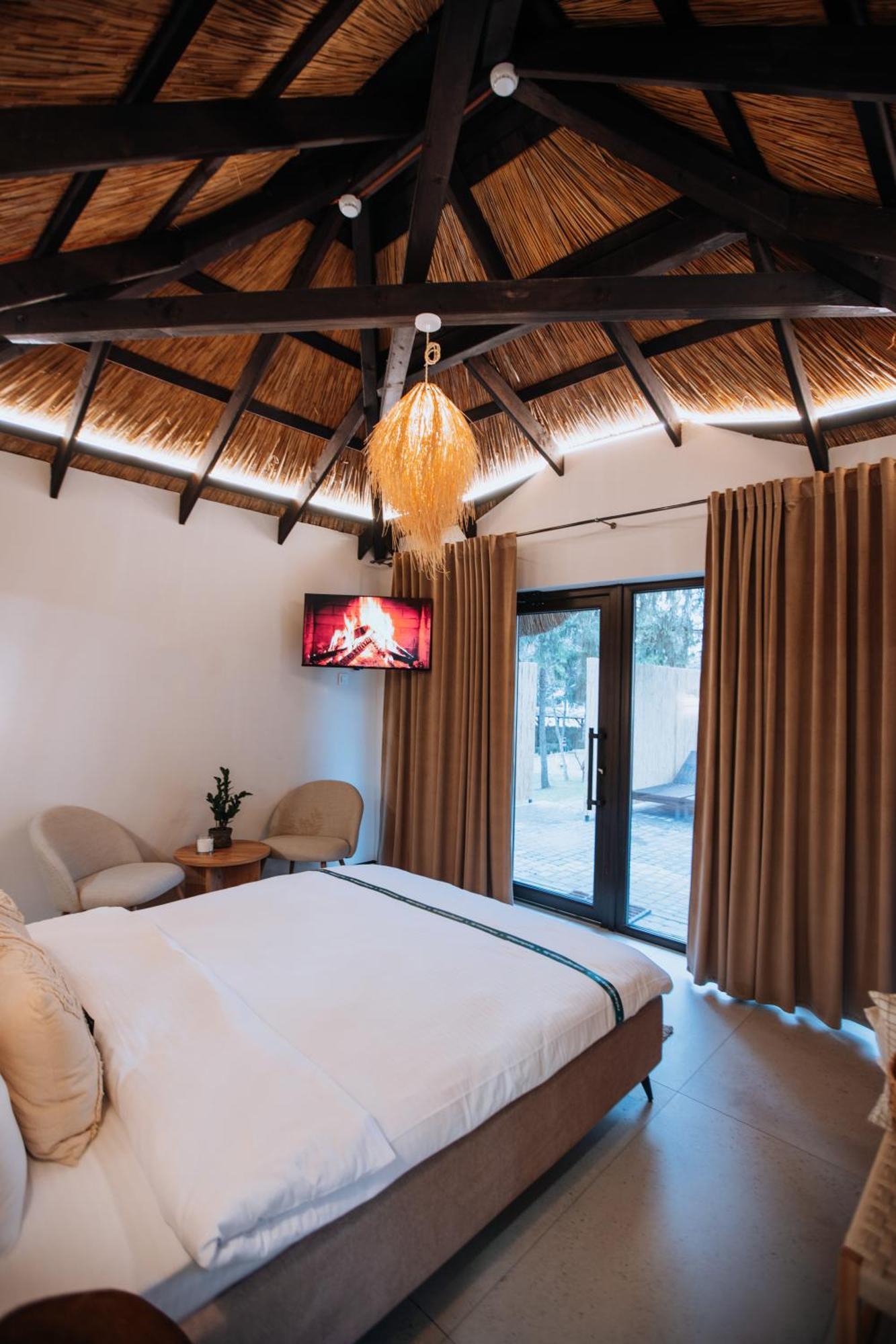 Отель Tree House Relax Park Кишинёв Экстерьер фото