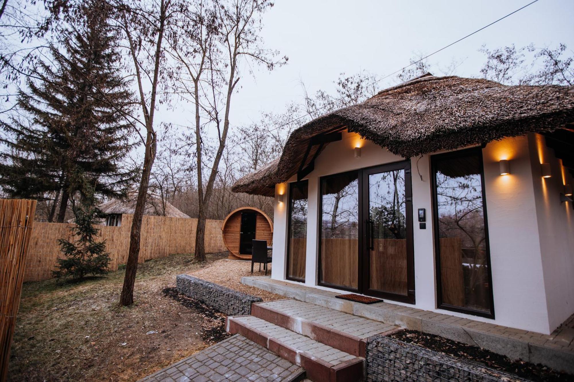 Отель Tree House Relax Park Кишинёв Экстерьер фото